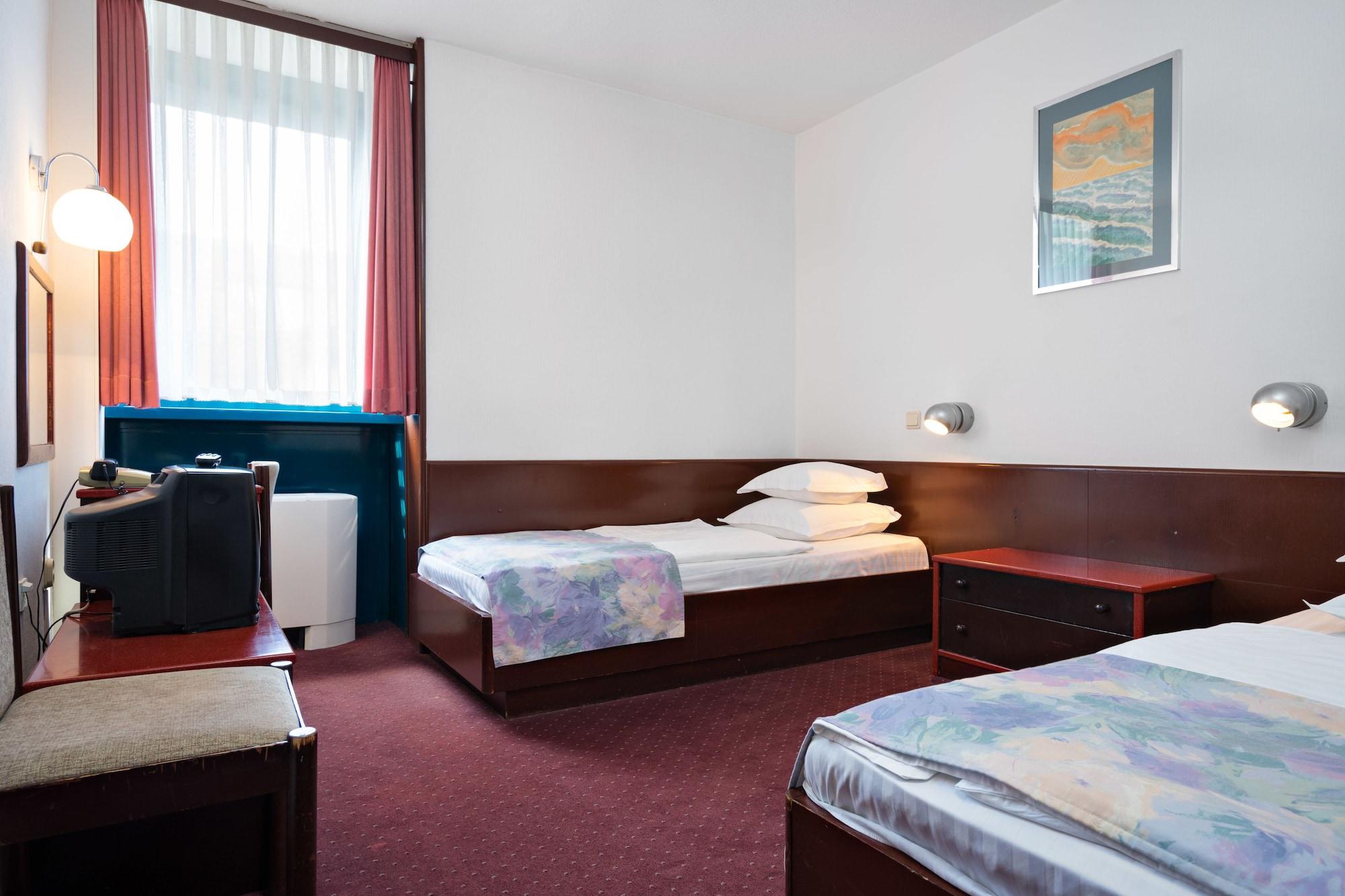 Hotel Laguna 3*